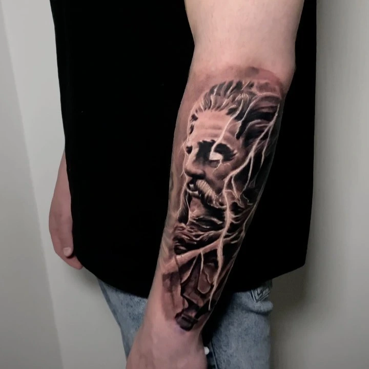 Mohawk warrior / Viking portrait with dripping ink atmosphere