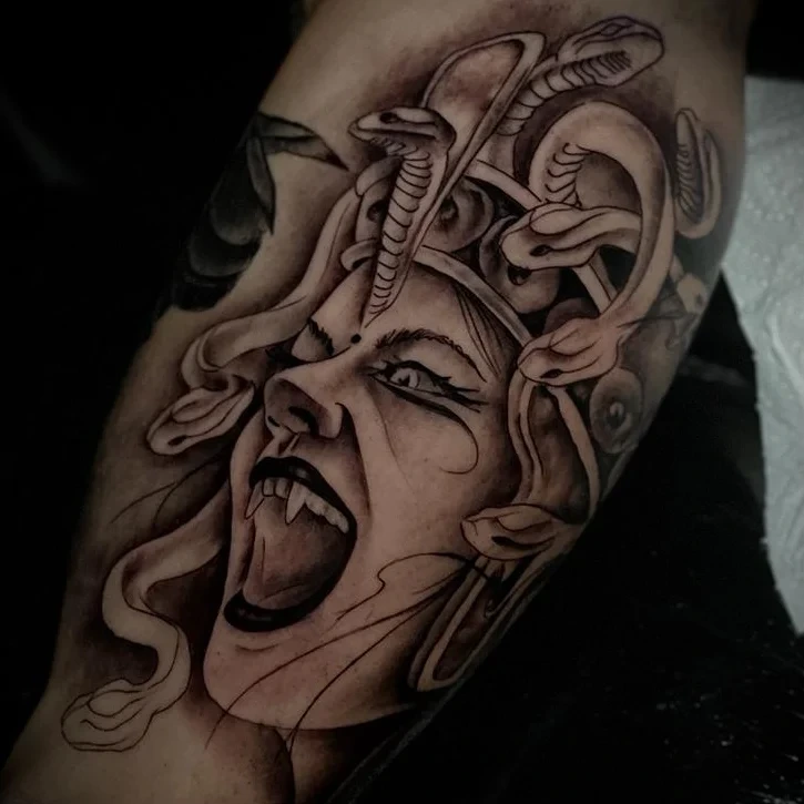Medusa face screaming with snake-hair, neo-traditional bold linework
